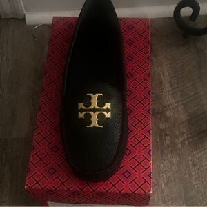 Tory Burch Black Loafers with Polished brass Accent